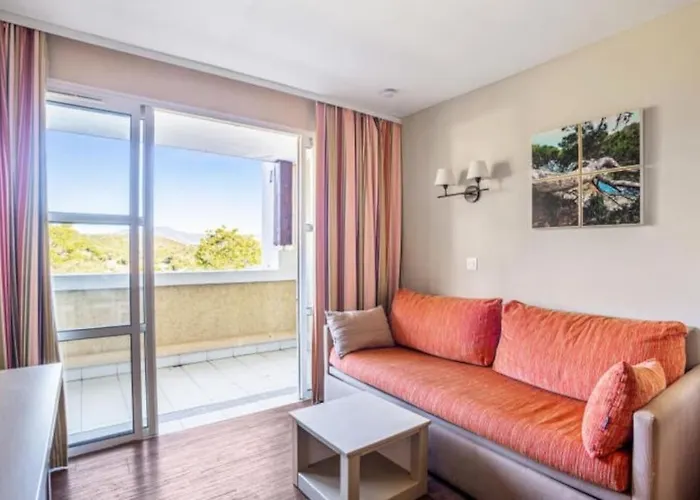 Апартаменты Superbe Village Cap Esterel 4p Climatise